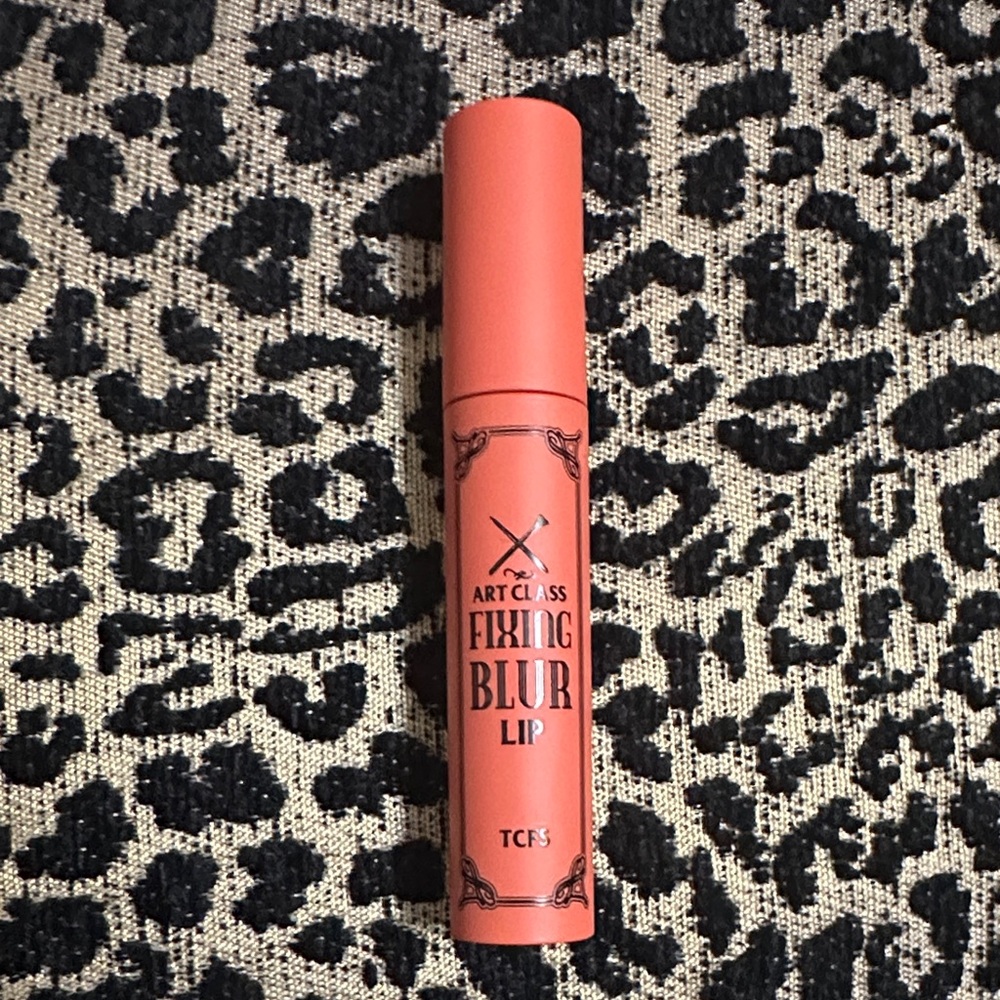 Artclass Fixing Blur Lip Brand New No Box In The Shade Coral